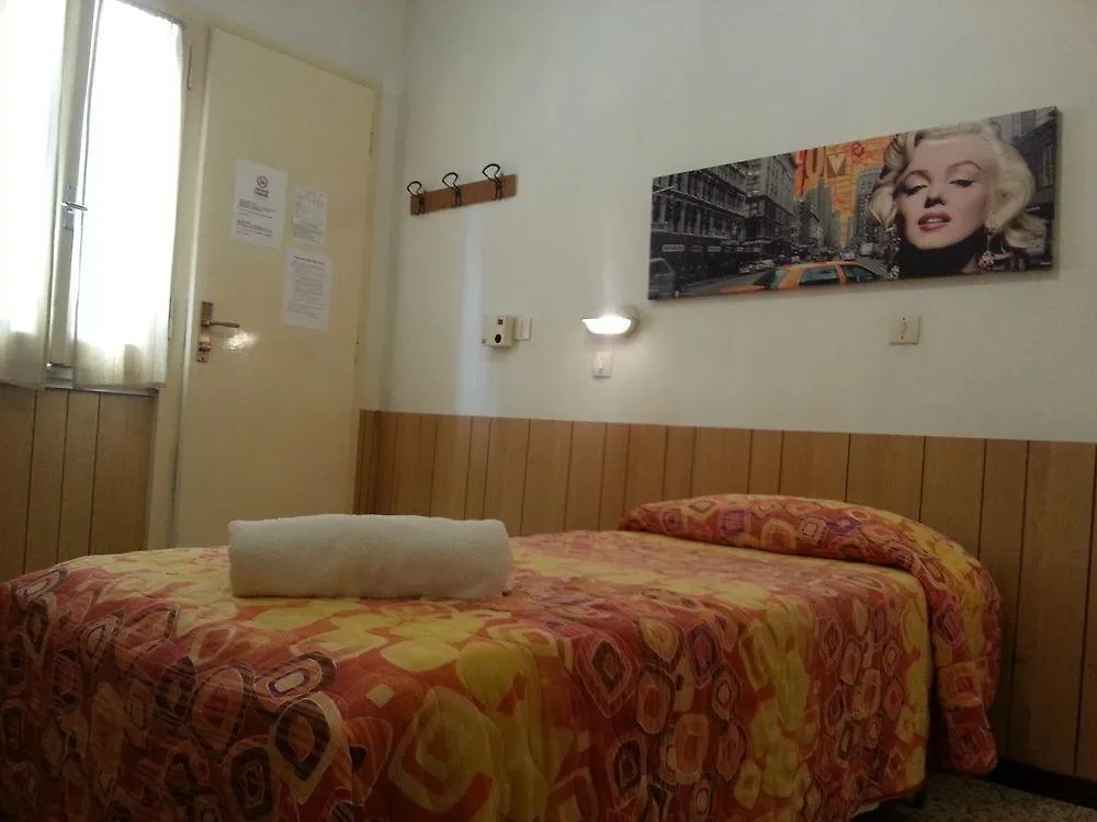 Hotel Villa Arlotti Rimini 0*,  Italia